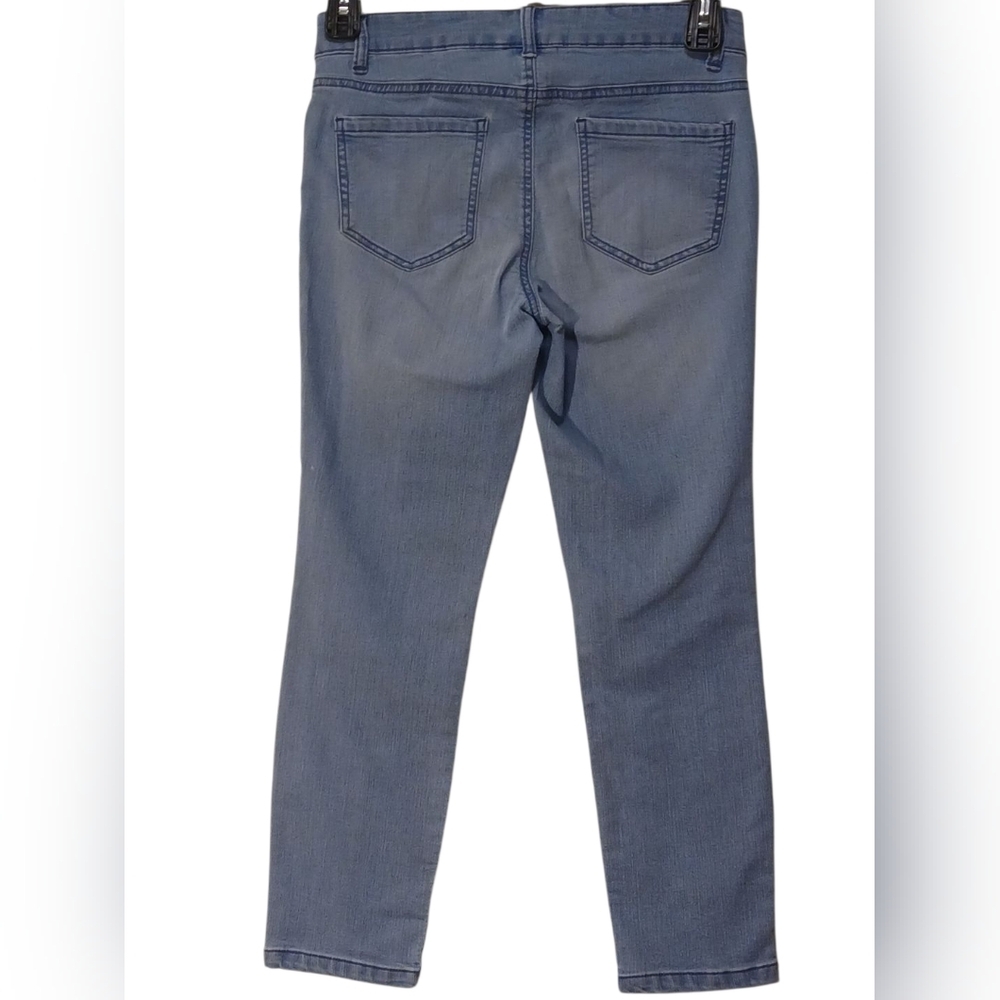 d. Jeans - Ladies Straight Leg Skinny Jeans, 5 Pocket Style, Size 4 - Picture 3 of 7